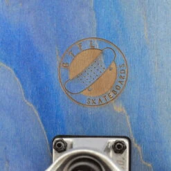 BTFL Gambler Skateboard Complete -Verkauf Von Surfausrüstung BTFL Gambler Skateboard Complete checker schachbrett logo bei brettsport de