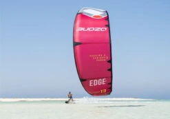 Ozone EDGE V11 - 11m² - Orange *TESTKITE* -Verkauf Von Surfausrüstung Edge V11 action2 bei brettsport de