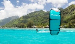 Ozone EDGE V11 - 11m² - Orange *TESTKITE* -Verkauf Von Surfausrüstung Edge V11 action3 bei brettsport de