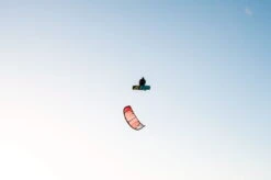 Ozone EDGE V11 - 11m² - Orange *TESTKITE* -Verkauf Von Surfausrüstung Edge V11 action5 bei brettsport de