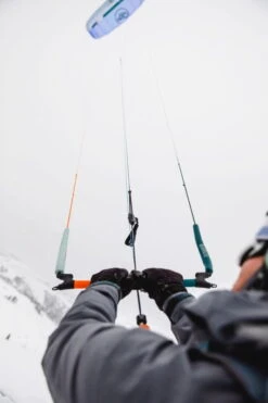 Flysurfer Connect² Control Bar -Verkauf Von Surfausrüstung FLYSURFER CONNECT2 snow 08 1920px bei brettsport de