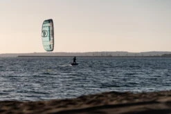 Flysurfer PEAK 5 -Verkauf Von Surfausrüstung FLYSURFER PEAK5 water 09 1920px bei brettsport de