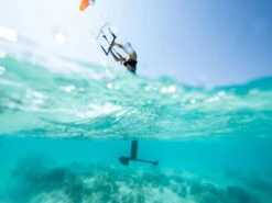 Ozone HYPERLINK V3 - Kite Only With Bag 7 Ozone HYPERLINK V3 - Kite Only With Bag -Verkauf Von Surfausrüstung Hyperlink V3 Action 11 bei brettsport de