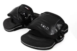 KOLD Shapes POLAR II LW Complete // Kiteboard Freestyle & Freeride -Verkauf Von Surfausrüstung KOLD shapes Pads