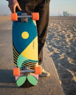 Loaded Ballona Willy Complete -Verkauf Von Surfausrüstung Loaded Ballona action lifestyle 11 Willy bei brettsport de