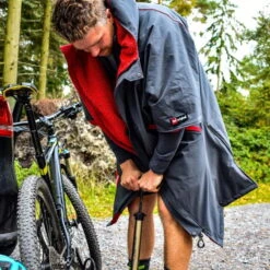 Red Paddle Co. Red Paddle Co Pro Change Jacket Short Sleeve -Verkauf Von Surfausrüstung ProChangeMensSSGrey 3 x800 bei brettsport de